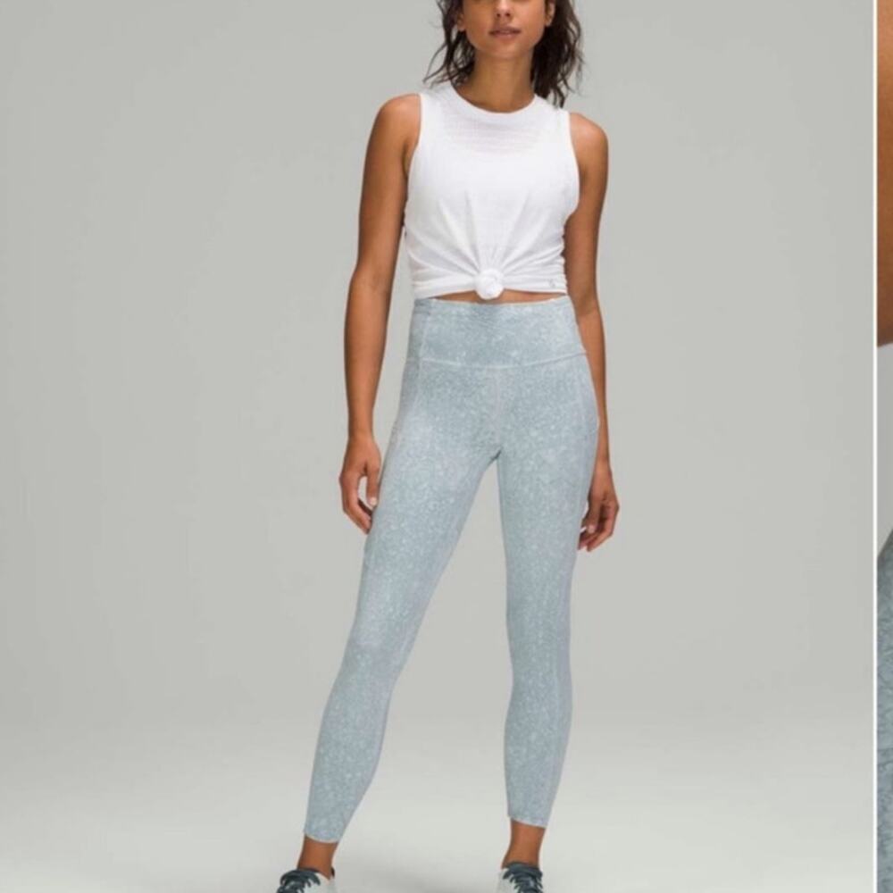 Lululemon Fast and Free Tight 25” in City White Blue Fog Size 6